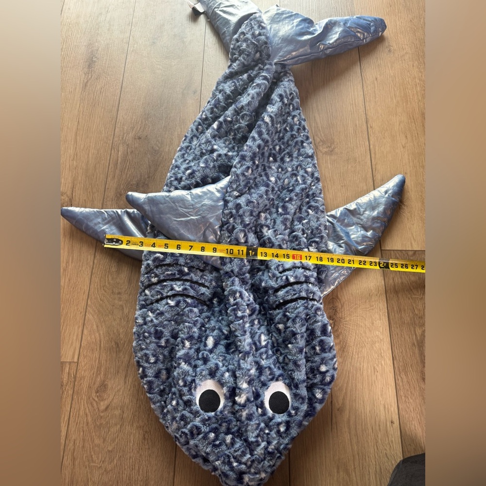 Isaac Mizrahi Kids Shark Sleeping Bag- Blue and Red - Picture 3 of 6